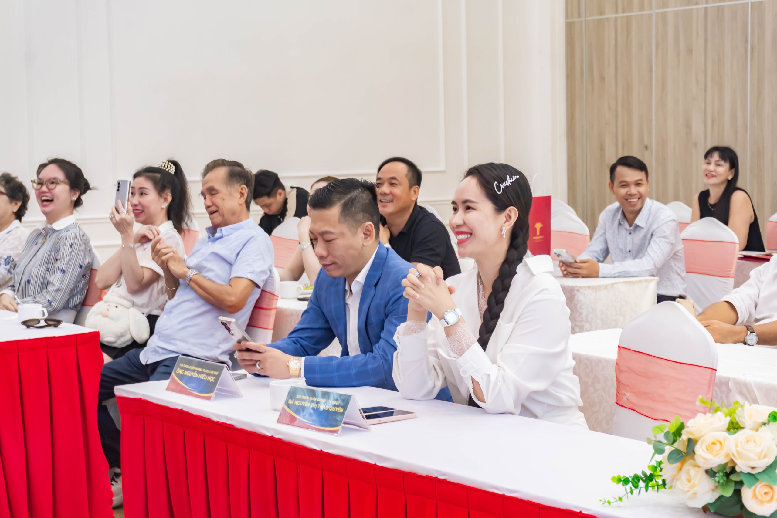 Ông Nguyễn Hiếu Học – TGĐ Thiên Quân Marina Plaza Cần Thơ,Bà Nguyễn Thị Thảo Quyên – TGĐ Thiên Quân Group – TV HĐQT,